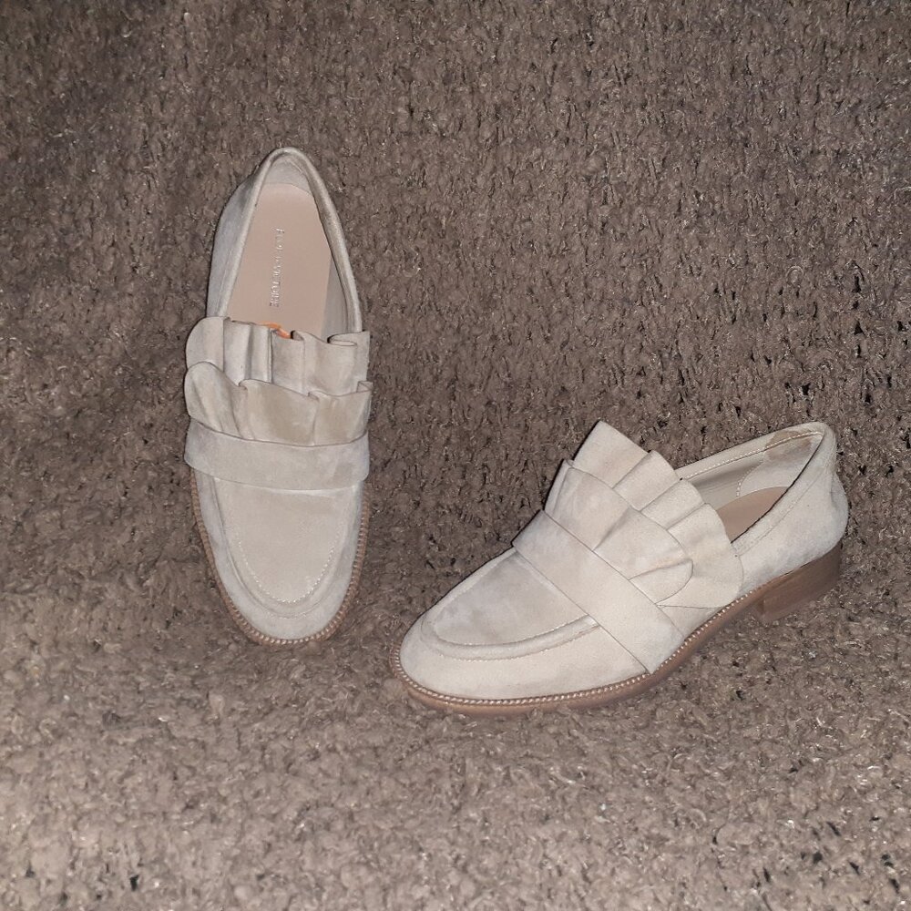 POUR LA VICTOIRE-TENLEY-Anthropologie-Beige Sand Ruffled Suede-Sz 5.5-Excellent